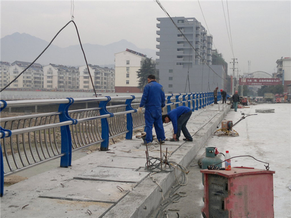 咸宁不锈钢复合管护栏常见问题及解决方案